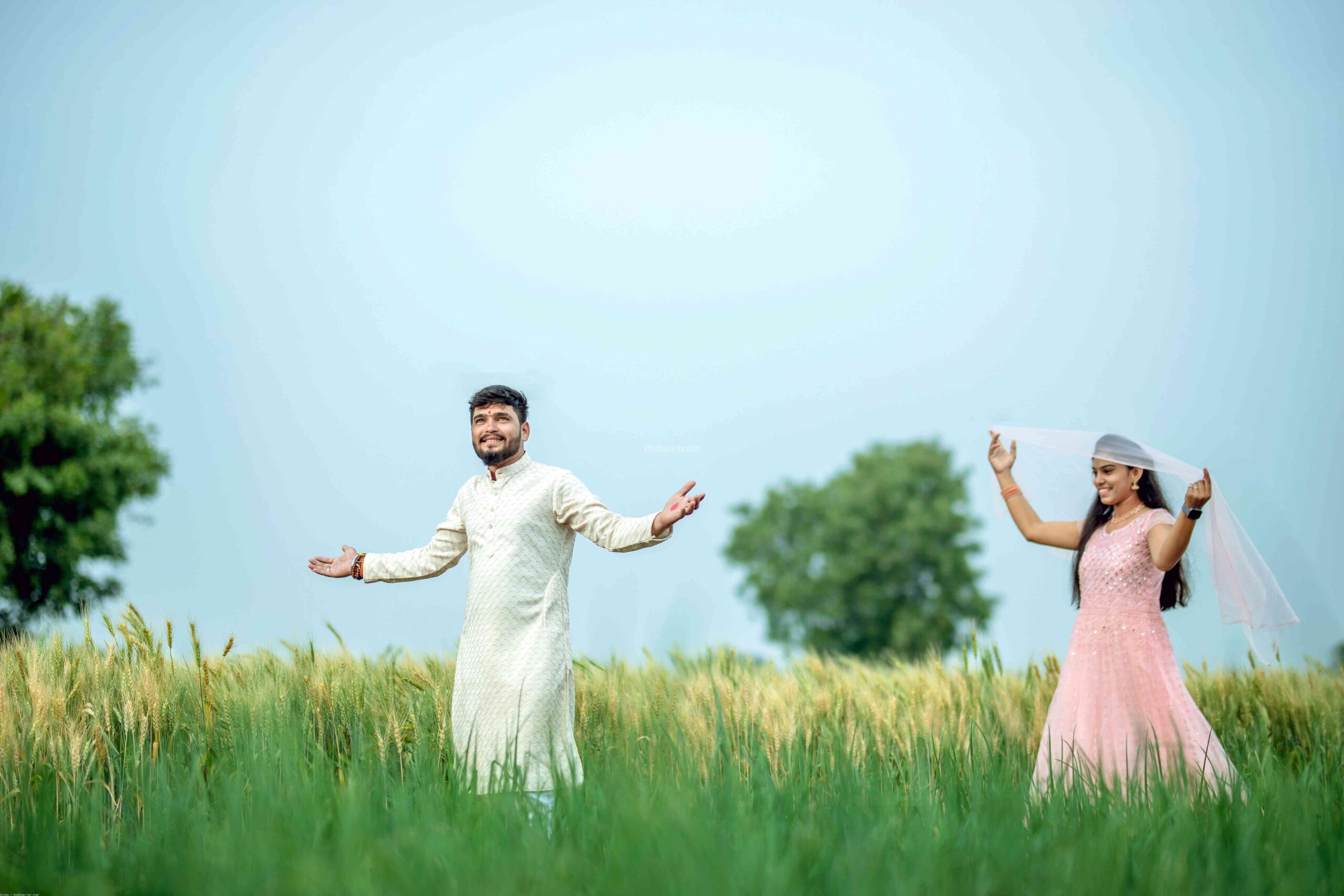 free-photo-of-indian-wedding-couple-on-a-field