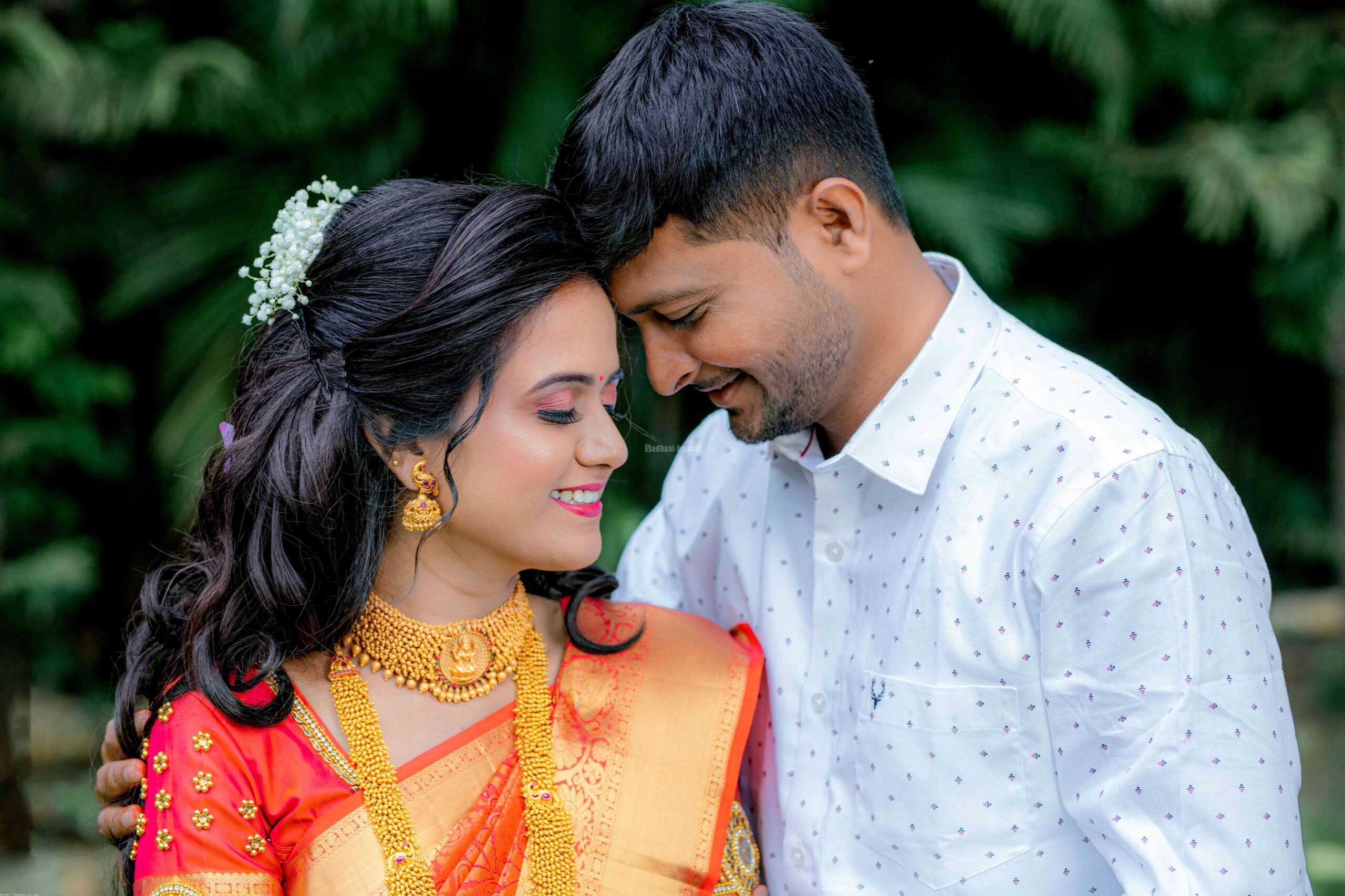 free-photo-of-wedding-couple-in-a-park