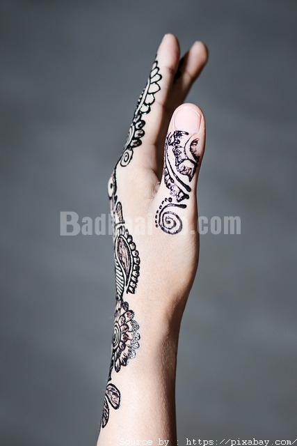 mehndi-4338425_640